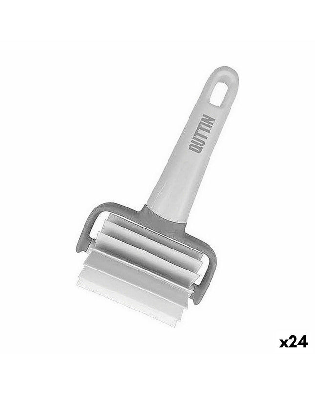 Quttin Gebakssnijder Strudel for baking and kitchen use, with a stainless steel blade and ergonomic handle for precise pastry cutting.