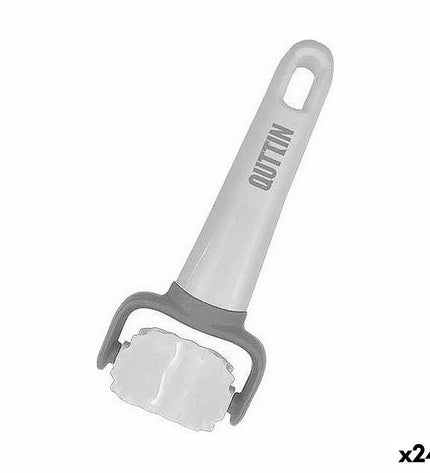 Quttin Gebakssnijder Cir 3 for baking and cooking, with a circular pastry cutter and handle in a kitchen setting.
