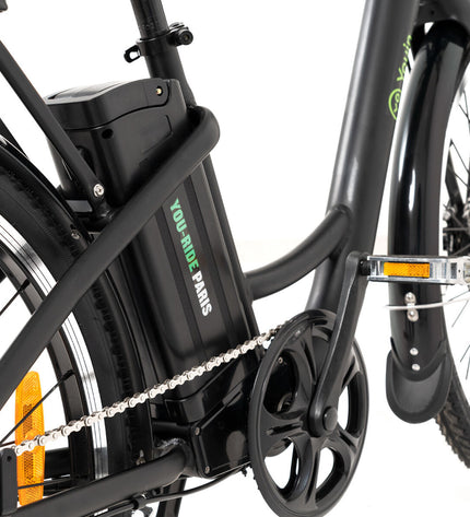 Black Youin BK2226B electric bike with 26-inch wheels and 250W motor, designed for sport and outdoor cycling.