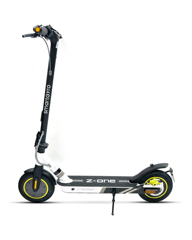 Smartgyro Z-ONE electric scooter in black with 350W motor and 36V battery, suitable for urban mobility and outdoor use.