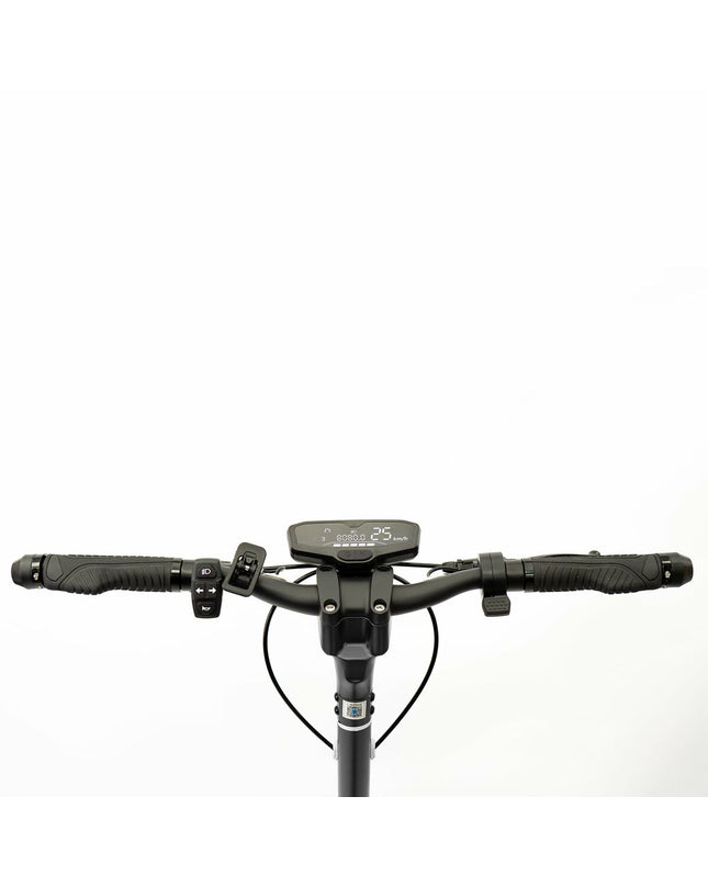 Black Smartgyro K2 PRO XL electric scooter with 900W motor, designed for urban mobility and outdoor sports.
