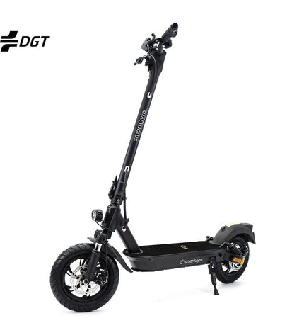 Black Smartgyro K2 PRO XL electric scooter with 900W motor, designed for urban mobility and outdoor sports.