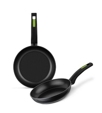Monix Green 18cm metal saucepan with black and green Bakelite handle, aluminum body, suitable for cooking and kitchen use.