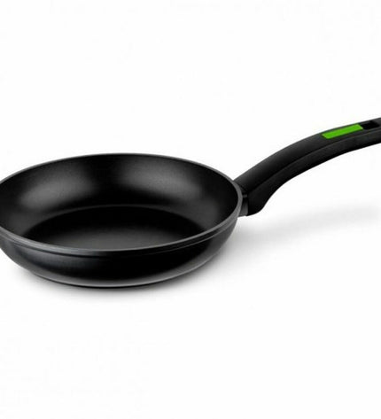 Monix green and black 18cm aluminum saucepan with Bakelite handle, suitable for cooking and kitchen use.