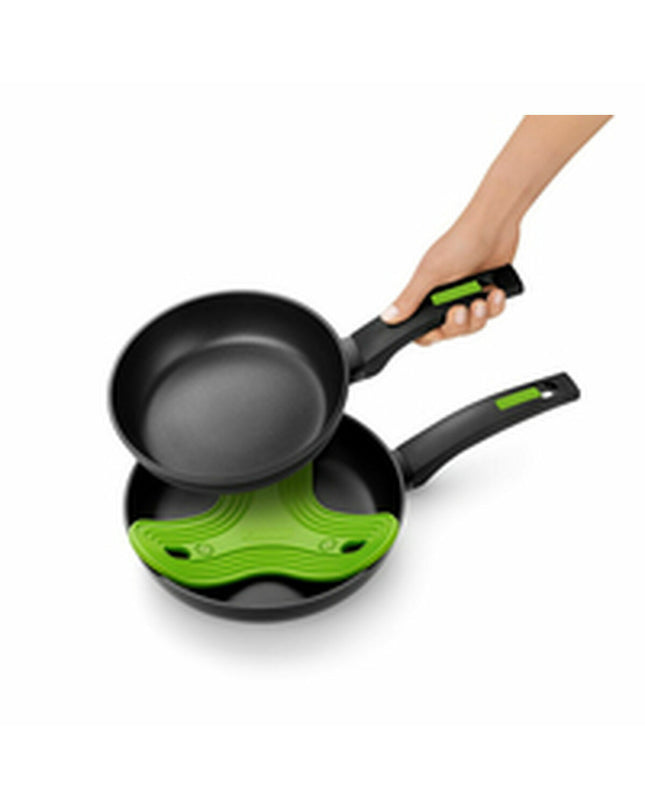 Monix Groen aluminium pan with Bakelite handle, 20 cm diameter, suitable for cooking and kitchen use.