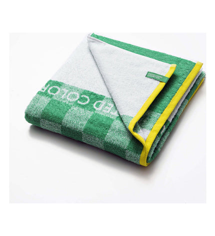 Benetton BE148 green beach towel with 140x170 cm size, ideal for home, bath, and outdoor use, featuring a soft, plush fabric.