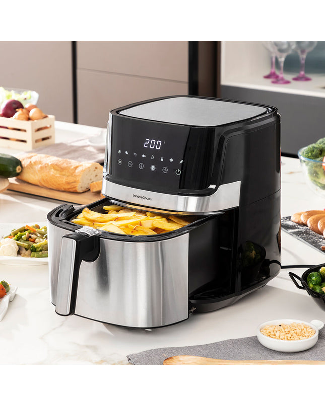 InnovaGoods Fryinn Pro 5500 air fryer in black with 5.5L capacity, 1700W, stainless steel exterior, compact kitchen appliance