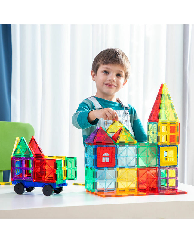 Colorful magnetic 3D building blocks set by InnovaGoods with 57 pieces for creative play and educational fun.