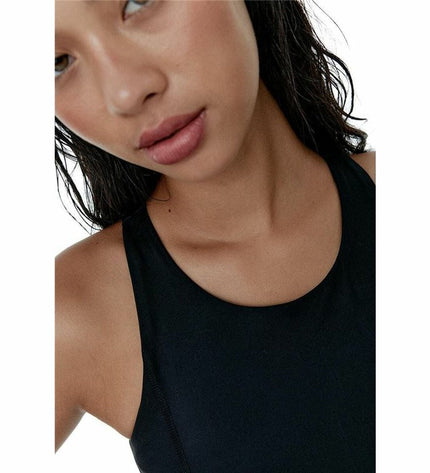 Black Limba women's sport top for dance and outdoor activities, black athletic tank top with stylish fit.