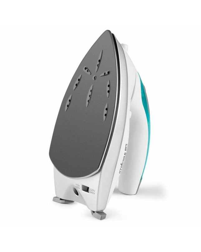 Orbegozo SV 1020 steam iron with 1100W power, showing the iron's soleplate and ergonomic handle for home ironing.