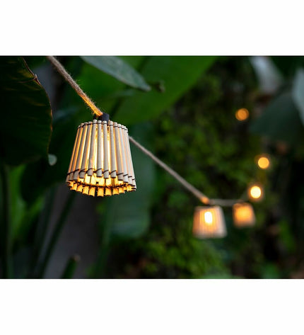 Outdoor 8m LED light garland by New Garden with 10 E27 bulbs, 350 lumens, perfect for garden decoration and outdoor ambiance.