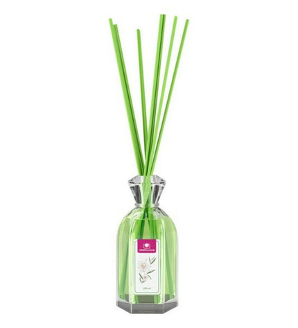 Cristalinas Night Blooming Jasmine air freshener in a 180 ml glass bottle, ideal for home decor and kitchen ambiance.