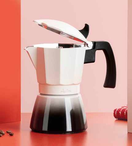 JATA Italiaanse koffiepot HCAF2403 Crème aluminium with three cups for brewing traditional Italian coffee.