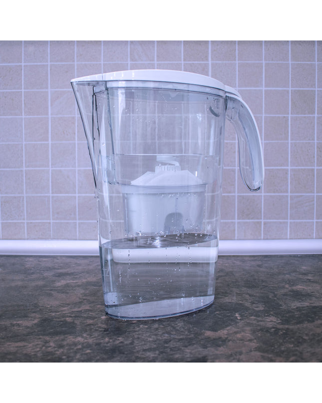 Transparent plastic Kruik met filter TM Electron, 2.3L capacity, with four components for household and kitchen use.