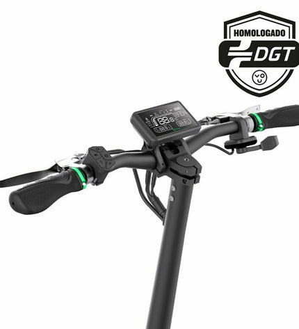 Youin XL MAX electric scooter in black with 800W motor, suitable for urban mobility and outdoor sports.