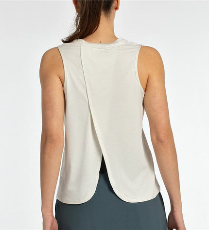 Beige +8000 Sport en outdoor shirt for camping and hiking, featuring a comfortable fit and outdoor-ready design.
