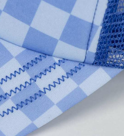 Stitch dames pet for sport and outdoor activities, suitable for camping and hiking, shown in a durable fabric design.