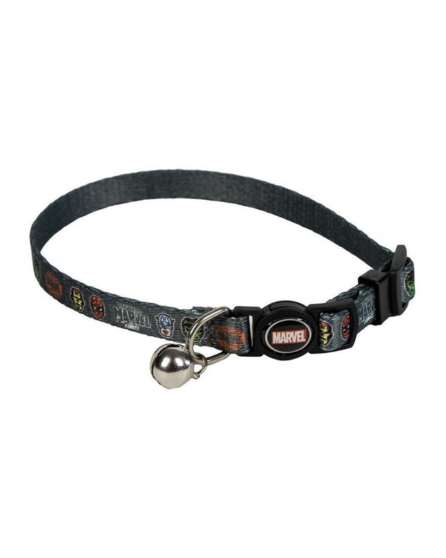 Marvel kattenhalsband with adjustable strap and Marvel logo, designed for feline comfort and style.