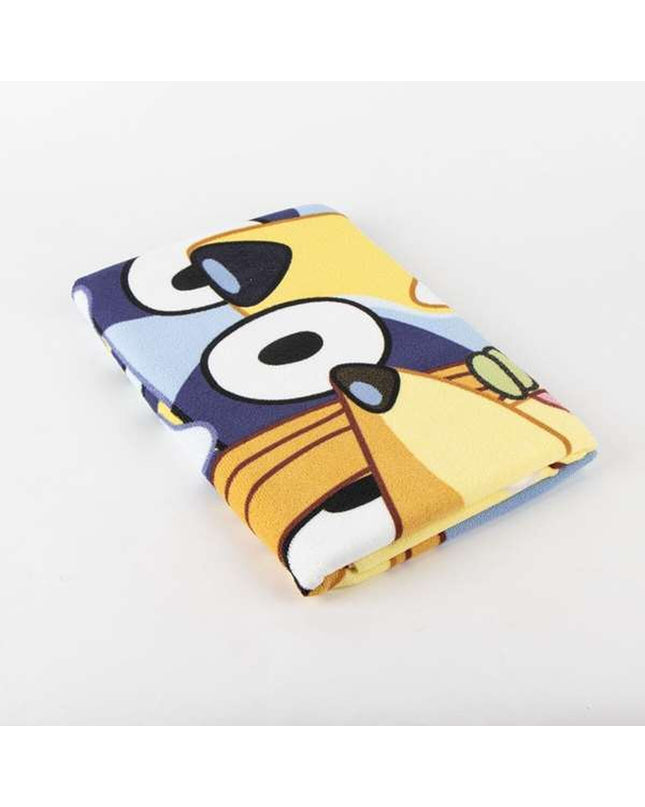 Bluey light blue beach towel, 70x140 cm, suitable for bathroom and home use, featuring a soft, absorbent fabric.