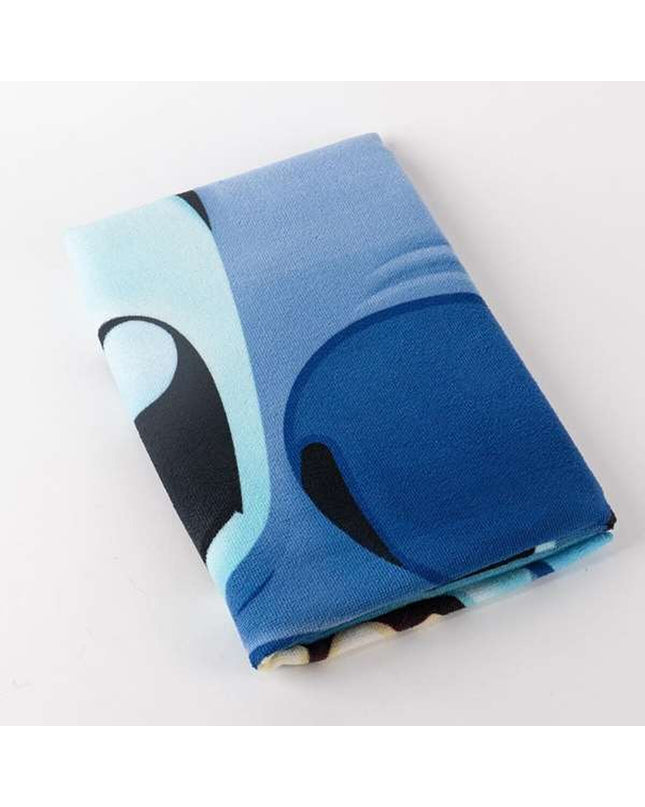 Blue Stitch strandhanddoek 70x140 cm, soft cotton bath towel with stitched design, ideal for home and bathroom use.