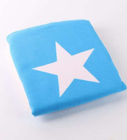 Blue Avengers hooded poncho towel, 55x77cm, made for bath or beach use, featuring superhero-themed design.