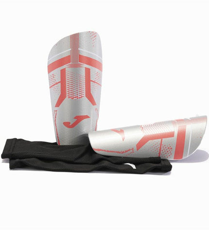 Joma Sport Voetbal Beenbeschermers J-Pro in grijs, padded shin guards for soccer, designed for sport and outdoor use.