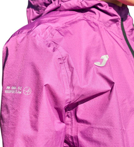 Purple Joma Sport R-City Iconic rain jacket for outdoor activities, featuring lightweight waterproof material and a hood.