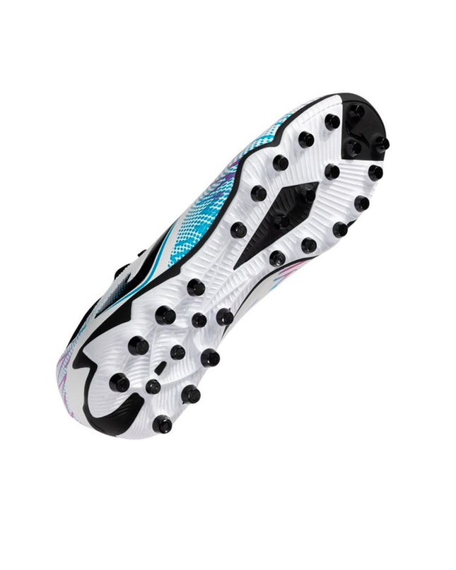 Joma Sport adult white football shoes, Voetbalschoenen Volwassenen, Striker 2502, designed for outdoor soccer play.