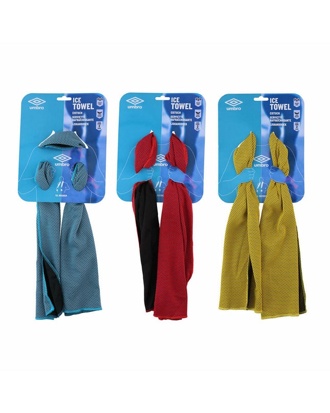 Umbro handdoek for sport and outdoor activities, featuring the Umbro logo, in a vibrant, soft fabric suitable for camping and hiking.