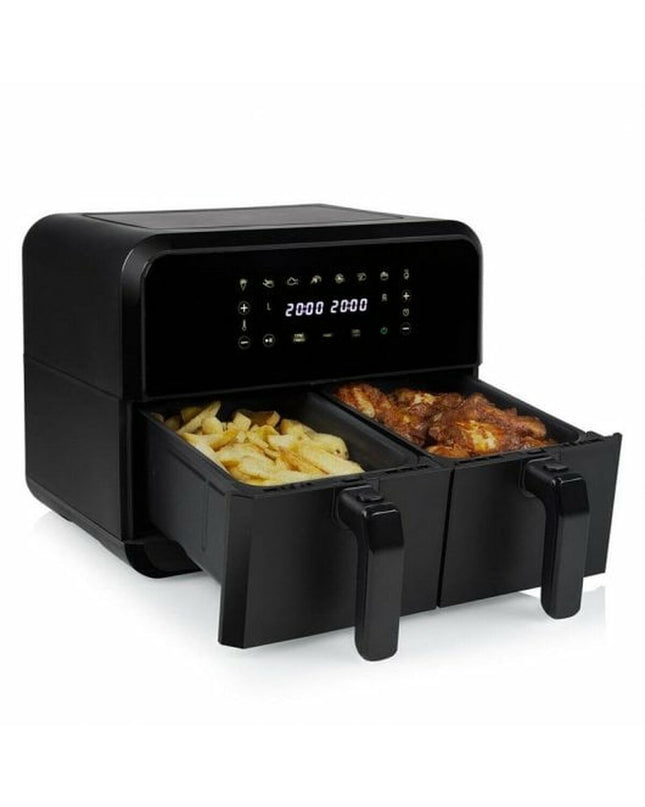 Princess luchtfriteuse in zwart with digital display and control buttons, 2400W compact electric air fryer for home cooking.