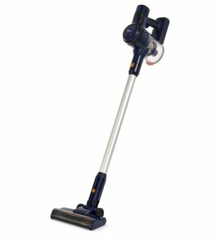 Tristar SZ-2360 steel stofzuiger with 150W power, showing its compact design and adjustable nozzle for home cleaning.