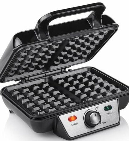 Tristar WF-2195 black waffle maker with 1000W power, compact electric kitchen appliance for making waffles.