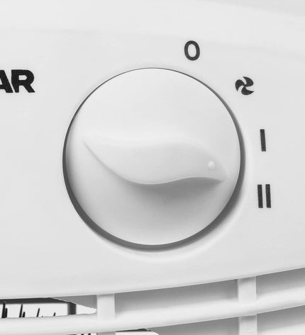 Tristar KA-5059 white portable heater with 2000W, designed for home heating and cooling, compact and easy to move.