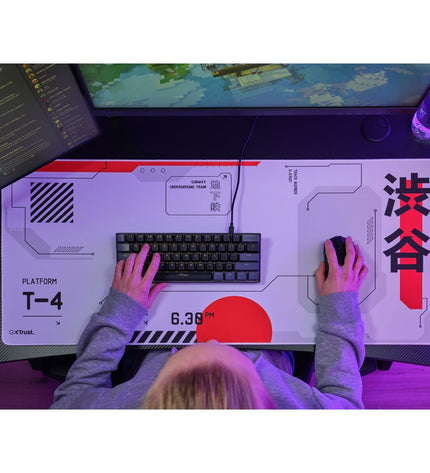 Trust gaming mat 25717 Wit for plug & play game consoles, featuring a smooth surface ideal for gaming setup.