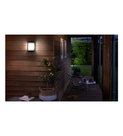 Philips outdoor garden decorative lamp in black with 6W, 4000K, 600 lumens, measuring 8.9 x 26.9 x 19.9 cm, 230V.