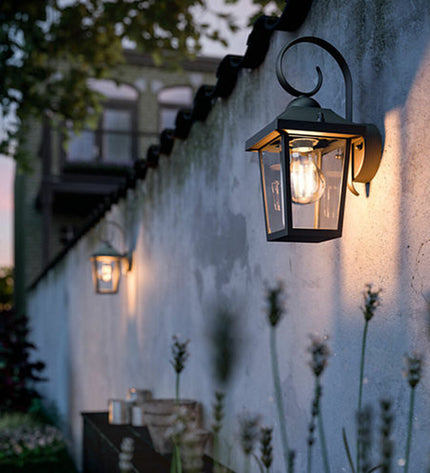 Philips black aluminium outdoor garden wall lamp with 60W E27 bulb, decorative outdoor lighting, single unit