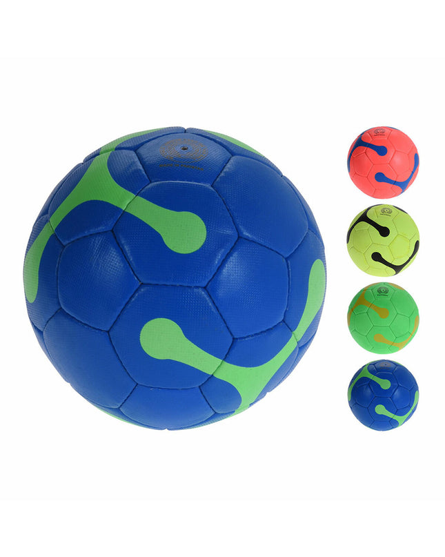 BigBuy Sport voetbal 5 in outdoor sports ball with black and white panel design, suitable for soccer games and practice.