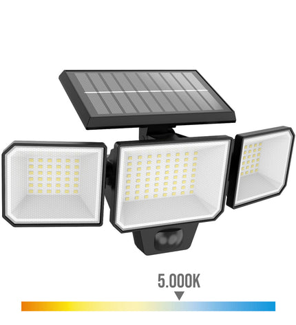 Philips solar-powered spotlight in black with 8.7W power, 5000K daylight, outdoor garden decor, measuring 29x11.7x16.8 cm.