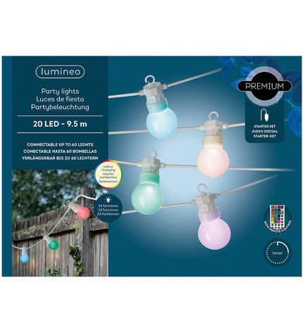 Lumineo LED-lichtkrans for outdoor garden decoration with warm white lights hanging around a garden patio area.