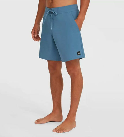 Blue O'Neill Solid 17" men's boardshorts for watersports, featuring a sporty design and comfortable fit for outdoor activities.
