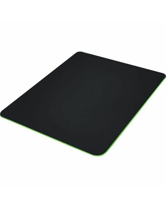 Razer gaming mat Zwart for plug and play gaming consoles, featuring a sleek black design and smooth surface for optimal gameplay.