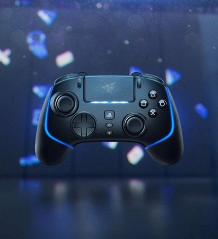 Black Razer RZ06-04710100-R3G1 gaming remote control for plug-and-play consoles, with ergonomic design and multiple buttons.