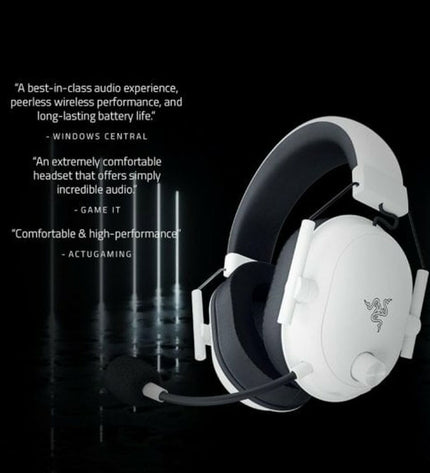 Razer Blackshark V2 Hyperspeed gaming headset with microphone, black design, wired connection for consoles and electronic gaming.