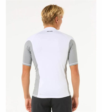 Rip Curl Waves UPF performance T-shirt for water sports, short sleeve, sporty design, ideal for outdoor and watersport activities.