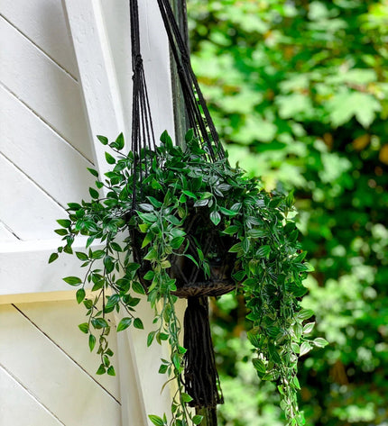 De macramé plantenhouder - zwart - S