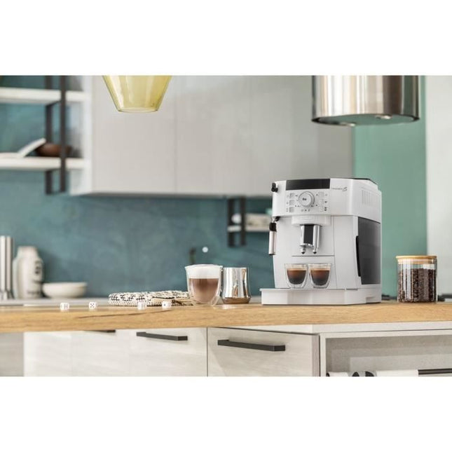 Espressomachine met bonenmaler - De'Longhi Magnifica S ECAM22.110.W - 1,8 L - 250 g - 15 bar - 1450 W - zilver en zwart