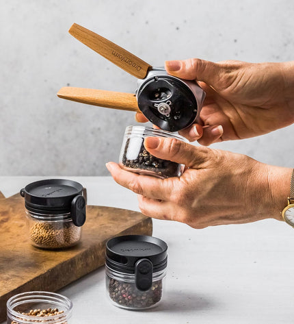 "Ortwo Herb Grinder"