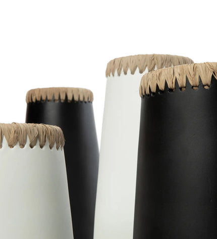 The Sneaky Vase - Black Natural - L