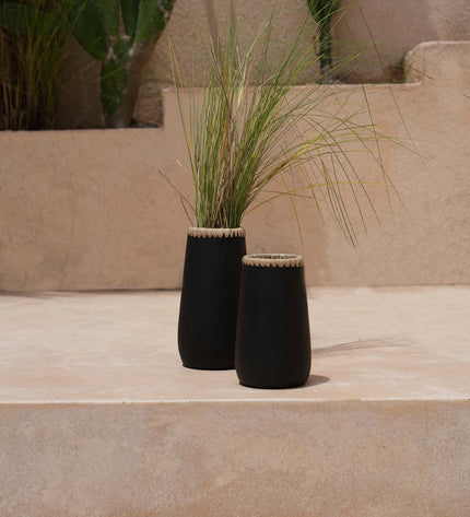 The Sneaky Vase - Black Natural - S