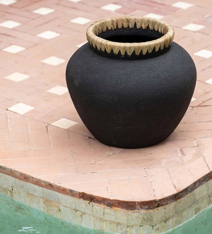 The Styly Vase - Black Natural - L